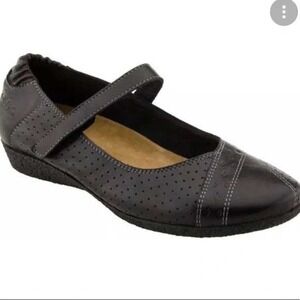 Taos Step It Up Mary Jane Flats Size 6.5 US 37 EU Leather Black Comfort